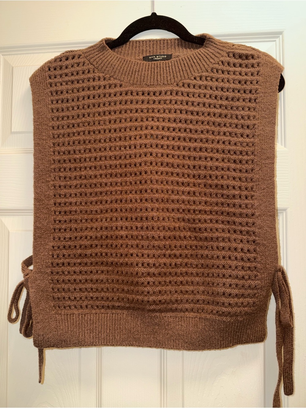 Max Studio Brown Knit Sleeveless Sweater Vest- SIZE MEDIUM - Picture 2 of 4